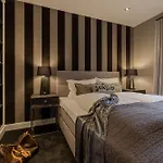 Living Lorens No 1 Apartamento